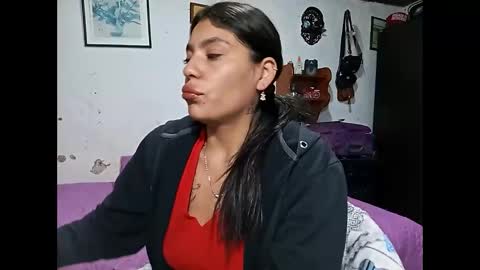 Snapshot of lia_hottie chatting on February 12, 8:59 am Lia online show from February 12, 8:59 am