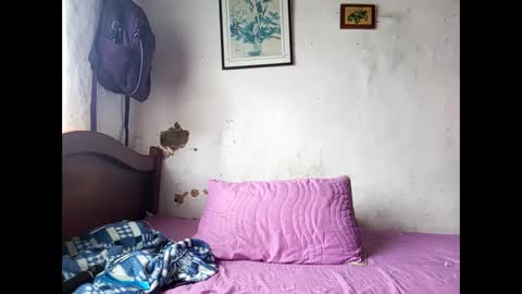 Snapshot of lia_hottie chatting on February 15, 4:23 pm Lia online show from February 15, 4:23 pm