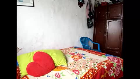 Snapshot of lia_hottie chatting on March 5, 6:56 pm Lia online show from March 5, 6:56 pm