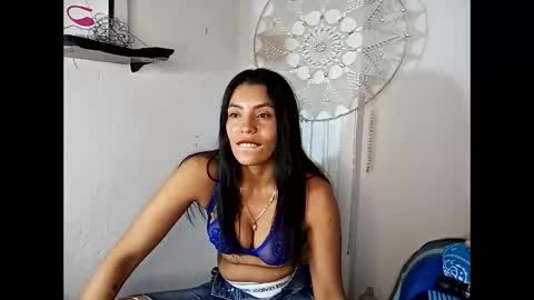 Snapshot of lia_hottie chatting on September 18, 9:50 pm Lia online show from September 18, 9:50 pm