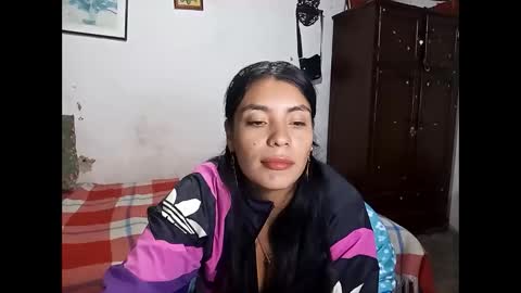 Snapshot of lia_hottie chatting on December 5, 4:21 am Lia online show from December 5, 4:21 am