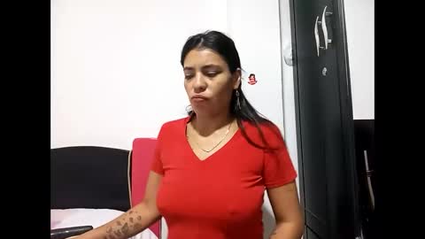 Snapshot of lia_hottie chatting on December 15, 2:32 pm Lia online show from December 15, 2:32 pm