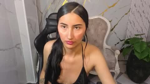 lia online show from April 17, 8:12 pm