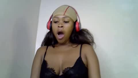 Snapshot of lia_jupiter1 chatting on December 3, 7:05 am lia online show from December 3, 7:05 am