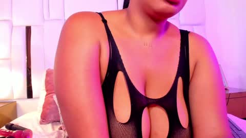 Snapshot of lia_mariana chatting on December 18, 6:25 pm lia_mariana online show from December 18, 6:25 pm