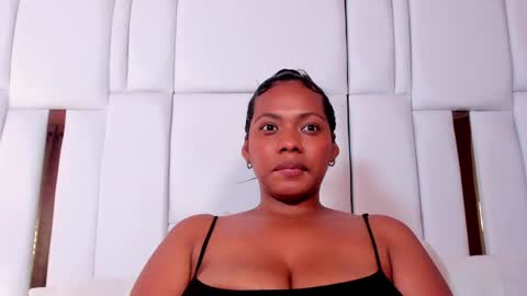 Snapshot of lia_mariana chatting on January 16, 8:57 pm lia_mariana online show from January 16, 8:57 pm