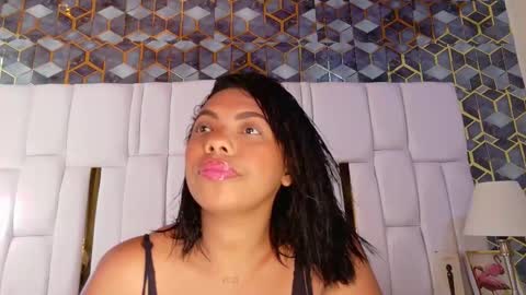 Snapshot of lia_mariana chatting on October 19, 3:34 pm lia_mariana online show from October 19, 3:34 pm