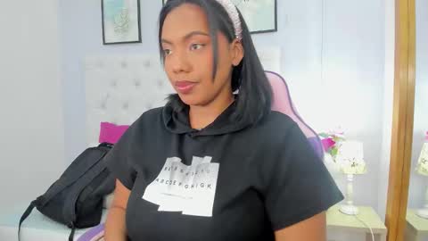 Snapshot of lia_mariana chatting on October 24, 11:01 pm lia_mariana online show from October 24, 11:01 pm