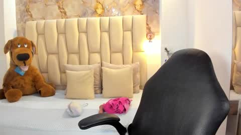 Snapshot of lia_mariana chatting on December 3, 7:01 pm lia_mariana online show from December 3, 7:01 pm