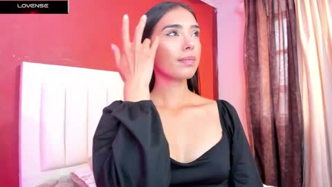 lia_moret online show from October 10, 2:05 pm