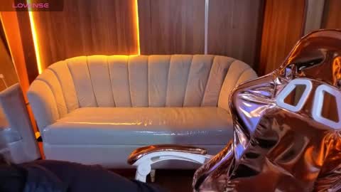 Online 1400 - 2100 online show from April 16, 3:07 am