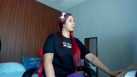 Snapshot of lia_violetta chatting on December 2, 9:10 pm lia_violetta online show from December 2, 9:10 pm