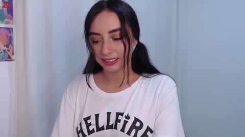 Snapshot of liaa_cute_ chatting on June 11, 2:53 am lia online show from June 11, 2:53 am