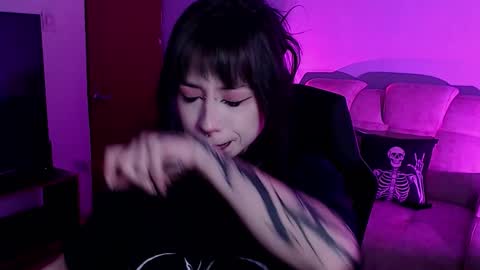 Snapshot of liaa_rodriguezz chatting on November 27, 2:35 am Liaa online show from November 27, 2:35 am