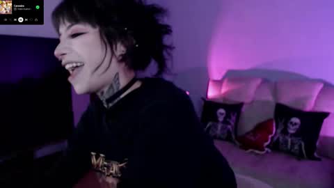 Snapshot of liaa_rodriguezz chatting on November 28, 2:14 am Liaa online show from November 28, 2:14 am