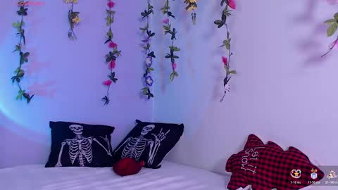 Snapshot of liaa_rodriguezz chatting on December 3, 12:07 am Liaa online show from December 3, 12:07 am