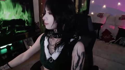 Snapshot of liaa_rodriguezz chatting on December 17, 2:50 am Liaa online show from December 17, 2:50 am