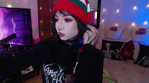 Snapshot of liaa_rodriguezz chatting on December 20, 2:18 am Liaa online show from December 20, 2:18 am