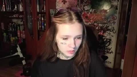 liaaa_li online show from October 18, 3:35 pm