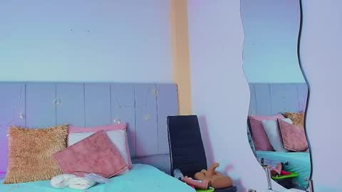 Liaa online show from April 12, 6:35 pm