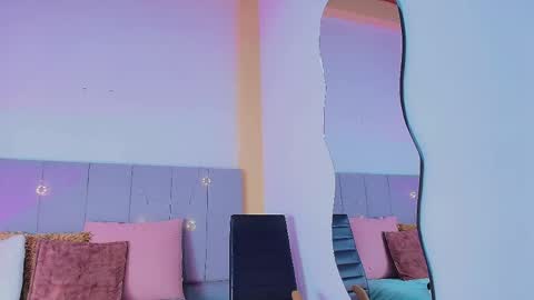 Liaa online show from April 13, 6:24 pm