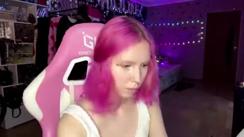 Snapshot of liaaluna chatting on June 23, 1:53 pm Lia online show from June 23, 1:53 pm