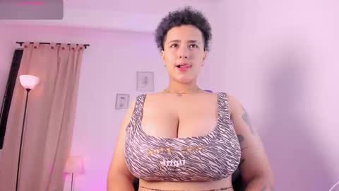 liaa moretzz online show from February 3, 3:48 am