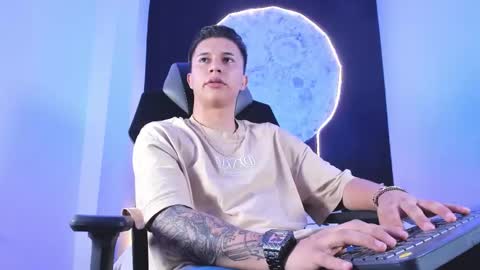 Snapshot of liaamsmiith_ chatting on November 11, 12:27 pm Liam Smith online show from November 11, 12:27 pm