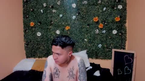 Snapshot of liaandjefferson chatting on December 22, 2:49 pm liaandjefferson online show from December 22, 2:49 pm