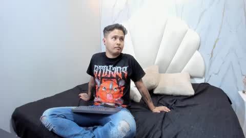 Snapshot of liaandjefferson chatting on December 29, 3:57 pm liaandjefferson online show from December 29, 3:57 pm