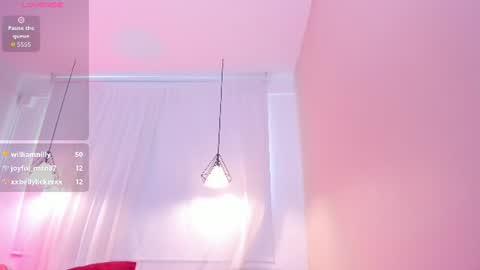 Snapshot of liabell_ chatting on June 20, 7:05 pm Lia Bell online show from June 20, 7:05 pm