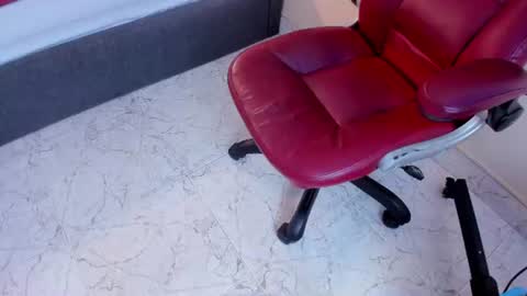 Snapshot of liabell_ chatting on June 23, 7:01 pm Lia Bell online show from June 23, 7:01 pm