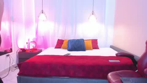 Snapshot of liabell_ chatting on July 8, 7:07 pm Lia Bell online show from July 8, 7:07 pm