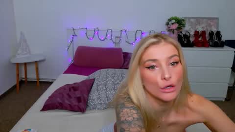 Lia online show from February 6, 10:29 am