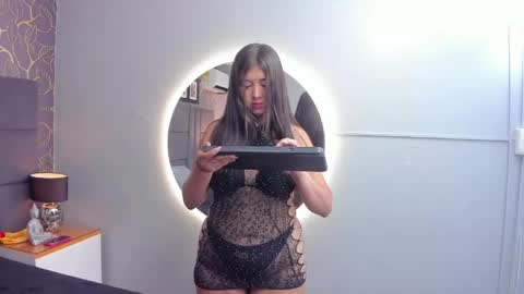 liablossom_ online show from April 14, 1:39 pm