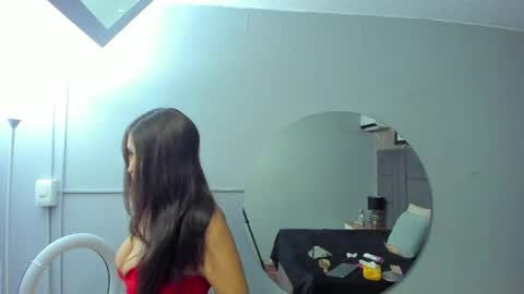 liablossom_ online show from April 17, 11:35 am