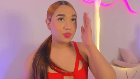 La  online show from April 28, 8:36 pm