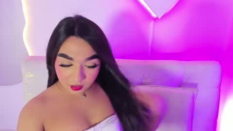 La  online show from August 1, 1:49 am