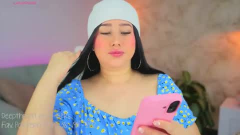 Snapshot of liacox chatting on November 18, 3:01 am Lia Cox online show from November 18, 3:01 am