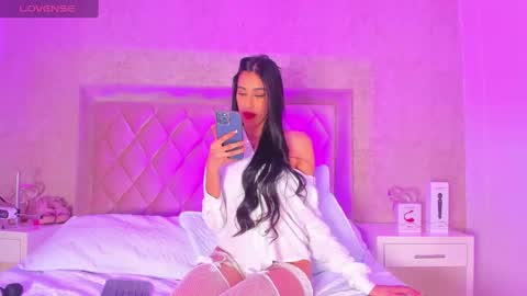 Snapshot of liaflowers chatting on February 13, 5:16 am Lia online show from February 13, 5:16 am