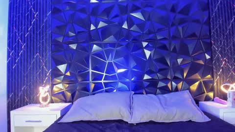 Snapshot of liaflowers chatting on March 8, 5:17 am Lia online show from March 8, 5:17 am