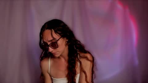 Snapshot of liahilton_ chatting on May 1, 11:53 pm lh6 9c online show from May 1, 11:53 pm
