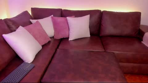 Snapshot of liahjhons chatting on October 16, 2:01 am Liah online show from October 16, 2:01 am