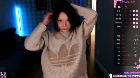 Snapshot of lialilia chatting on February 6, 3:37 pm lialilia online show from February 6, 3:37 pm