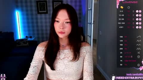 Snapshot of lialilia chatting on April 11, 9:13 am lialilia online show from April 11, 9:13 am