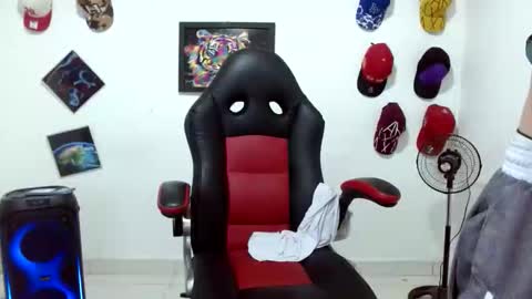 Andres online show from April 3, 10:30 pm