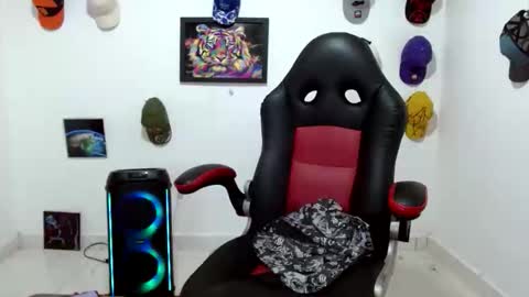 Andres online show from May 31, 10:00 pm