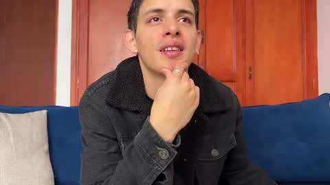 Snapshot of liam_enzho chatting on November 10, 1:21 pm Liam online show from November 10, 1:21 pm