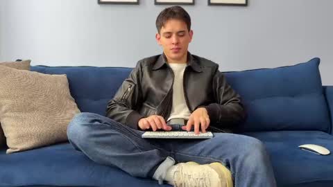 Liam online show from April 20, 3:59 pm