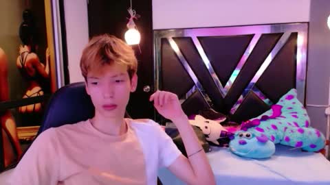 liam_green1 online show from February 11, 12:10 pm